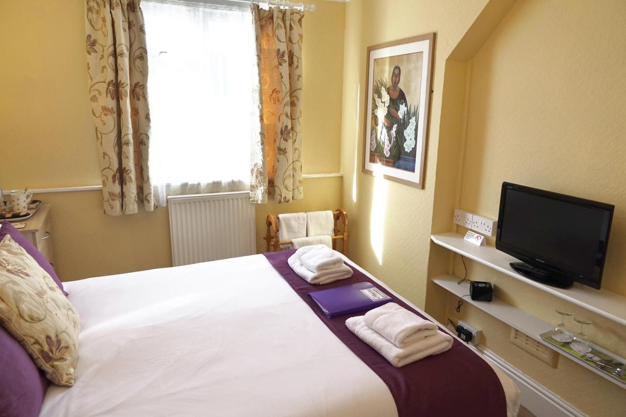 Chilterns Guest House ランディドノー エクステリア 写真